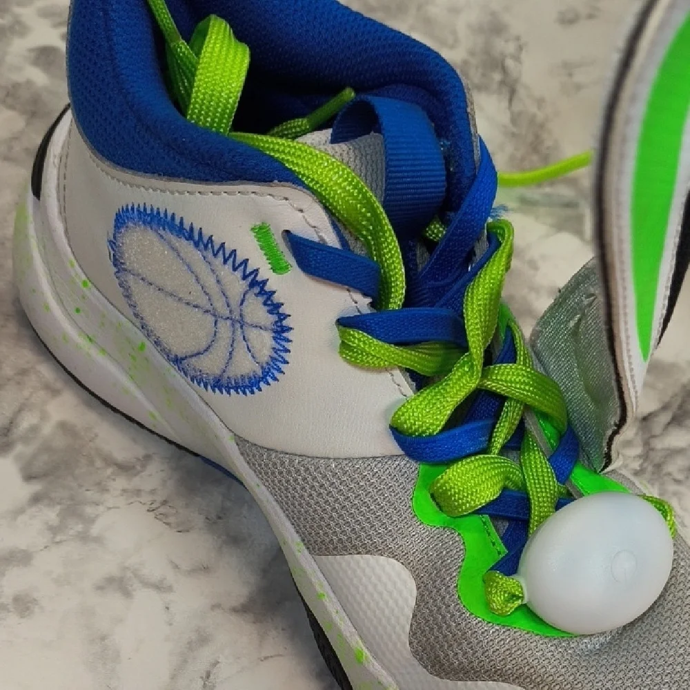 Nike Team Hustle D11 GS 'Green Strike Racer Blue' basketball shoe Size 4Y